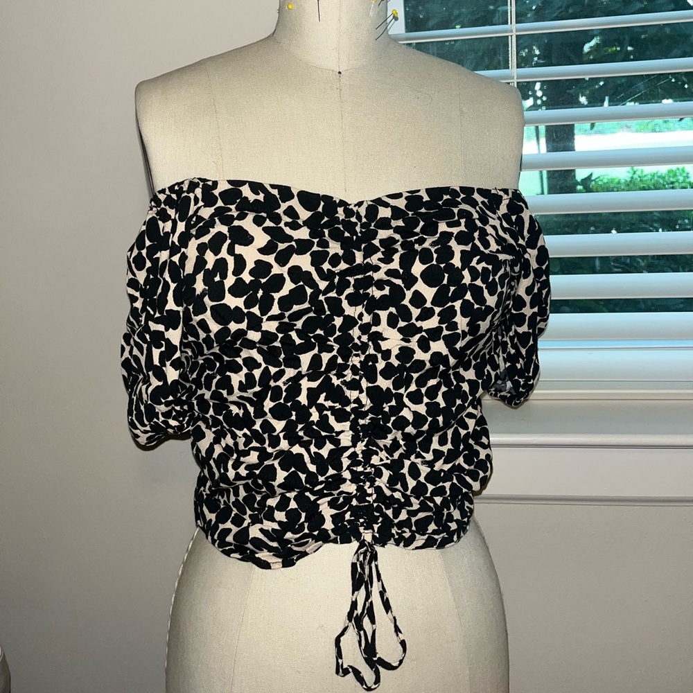 Cute Printed Top - Picture 2 of 5
